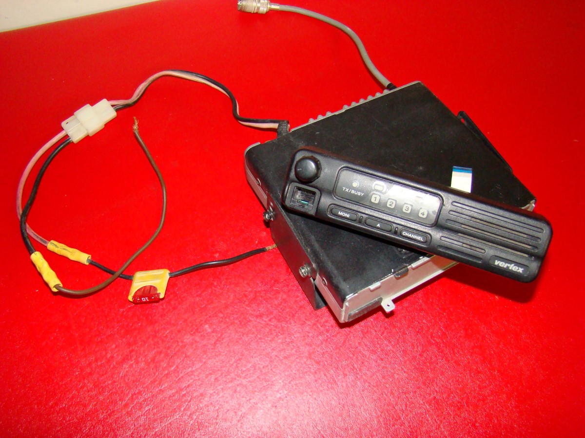Vertex VX-3000V VHF FM TRANSCEIVER K66VX-3000V Japan Broken Latch