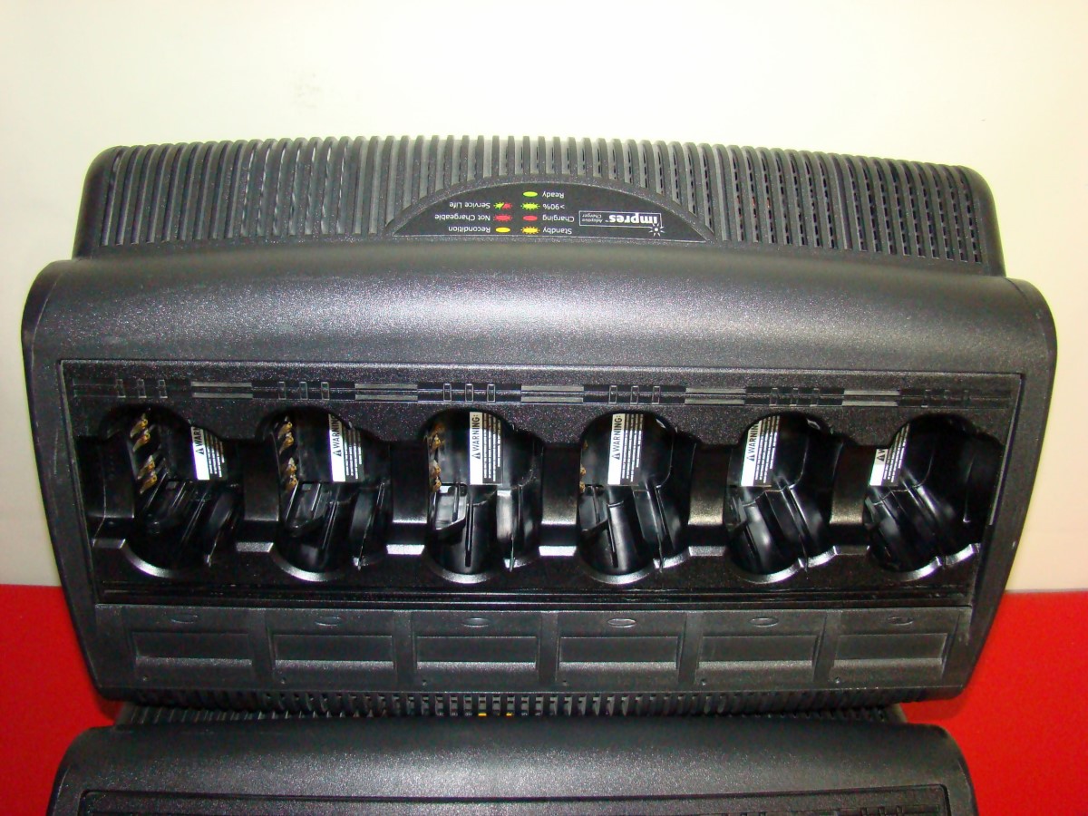 Motorola Impres WPLN4121BR 6 Bank Battery Charger XTS5000 XTS3000