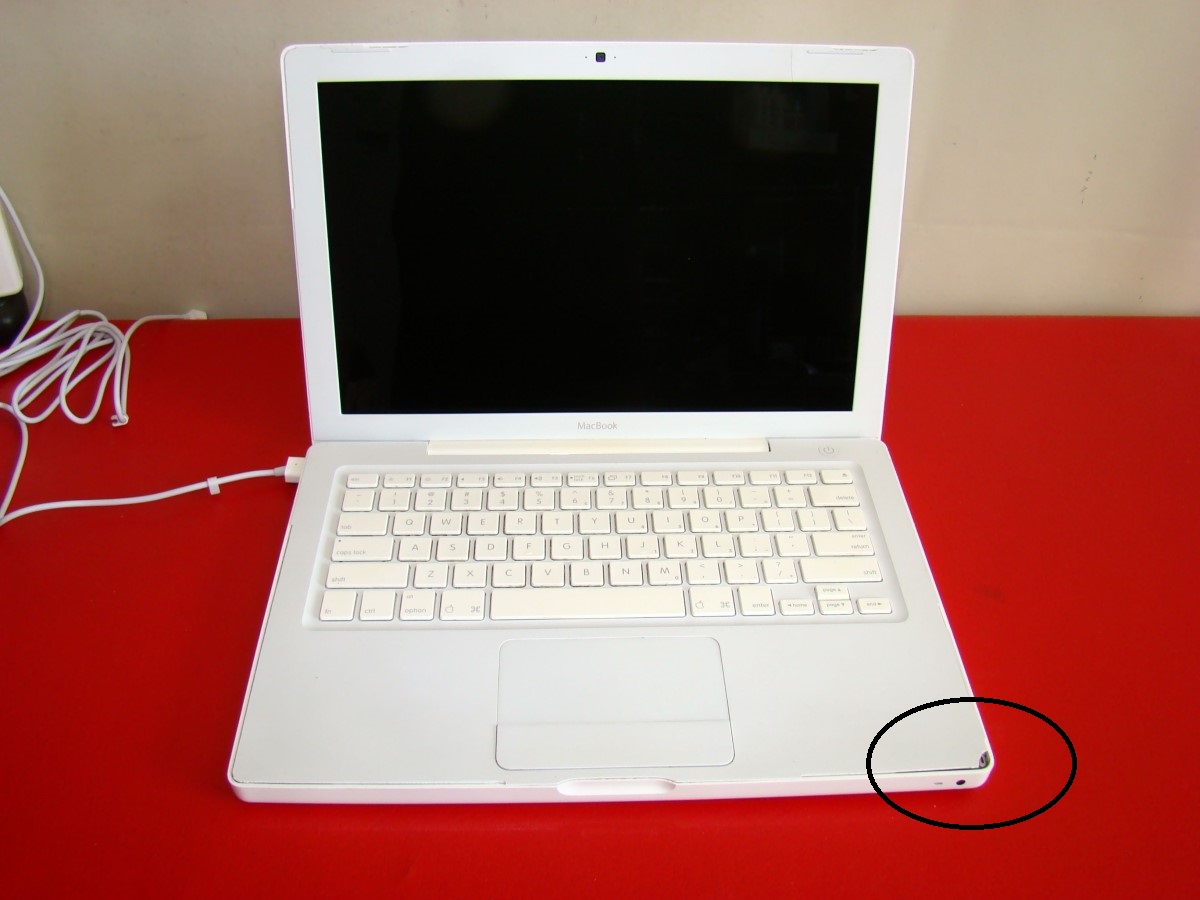 MacBook Apple A1181 OSX 10.6.8 120GB Dual Core 2.16Ghz 13
