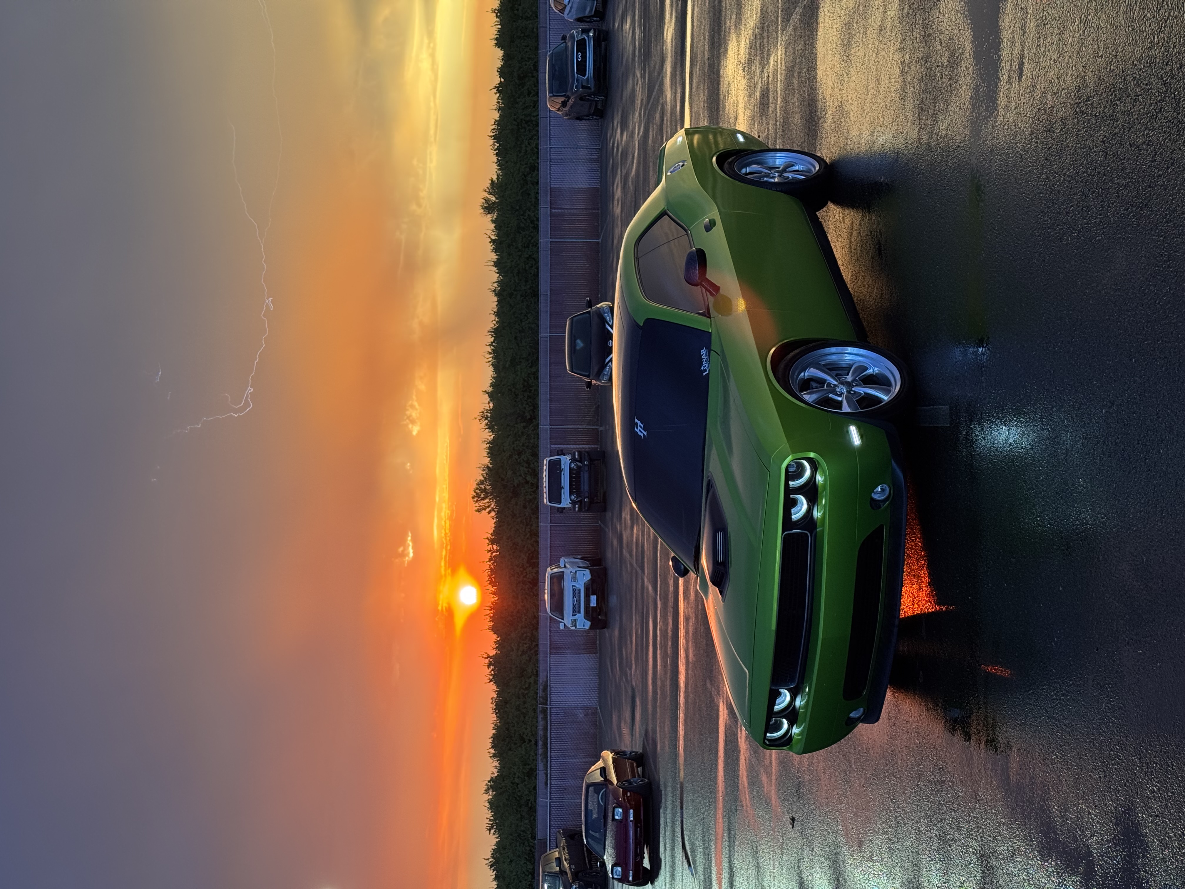 2008-2023 Challenger R/T & SRT8 Shaker Hood Kit - Unfinished Scoop