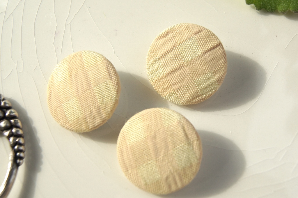  Vintage Gingham Plaid Fabric Buttons