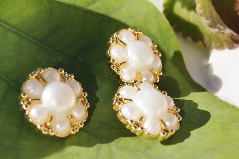 Gold Metallic Flowery Pearl Shaped Shank Buttons