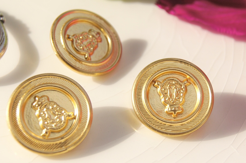 Embossed Crown Gold Metal Shank Buttons