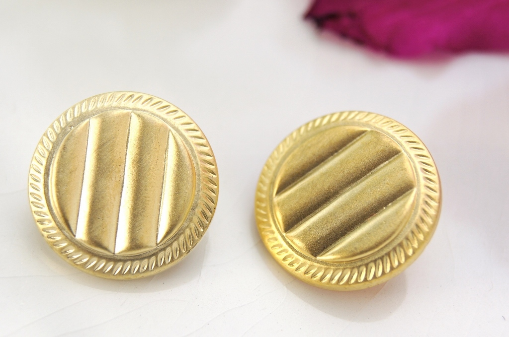 Light Metallic Gold Vintage Shank Buttons