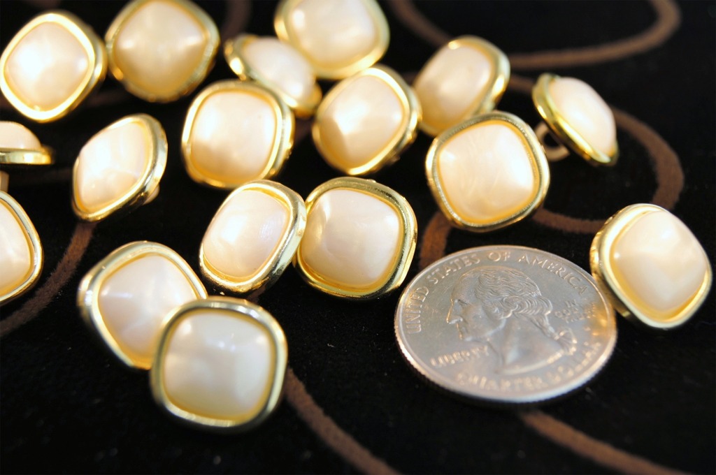 Square Pearl Look Metallic Gold Buttons
