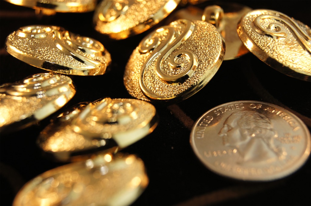 Metallic Gold Swirl Fashion Buttons