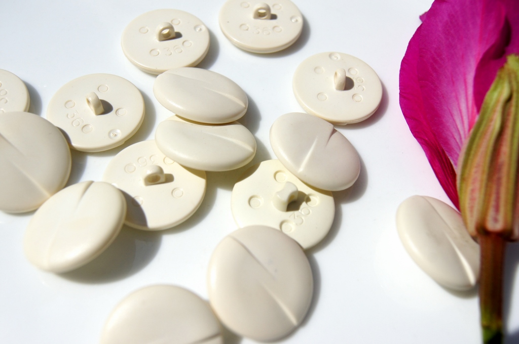 Ivory Vintage Shank Fashion Buttons