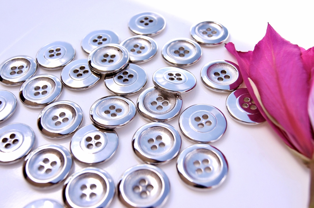 4 Hole Silver Metal Vintage Buttons