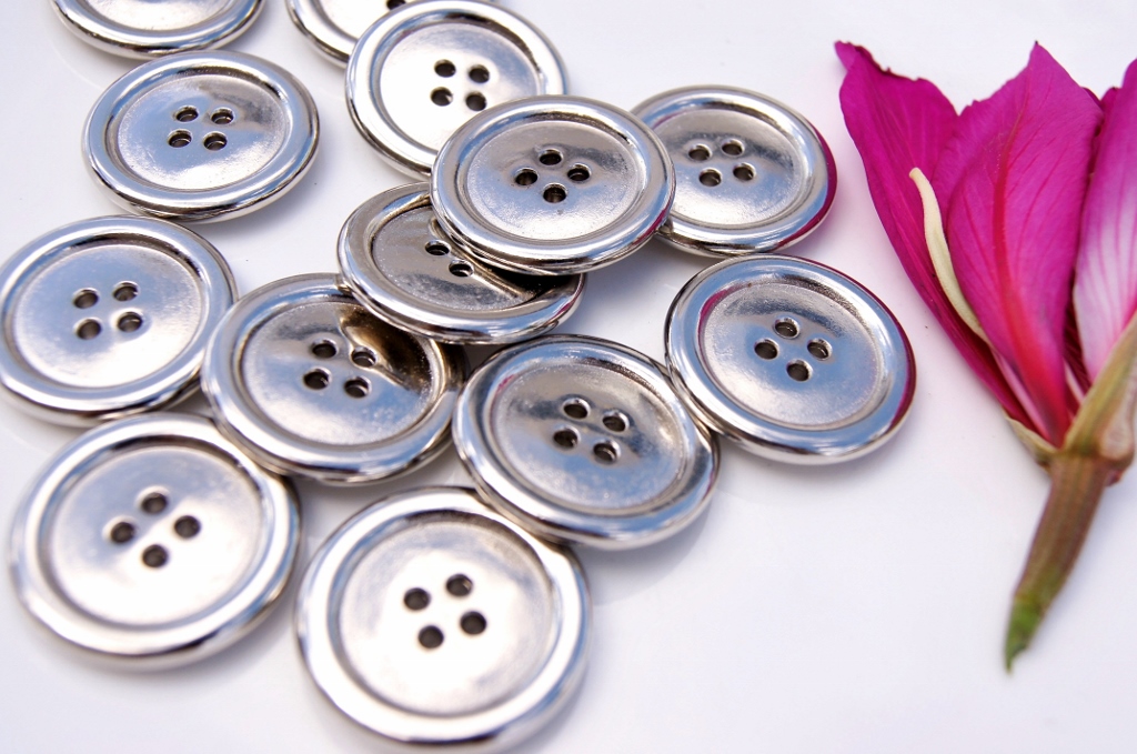 4 Hole Vintage Silver Metal Buttons