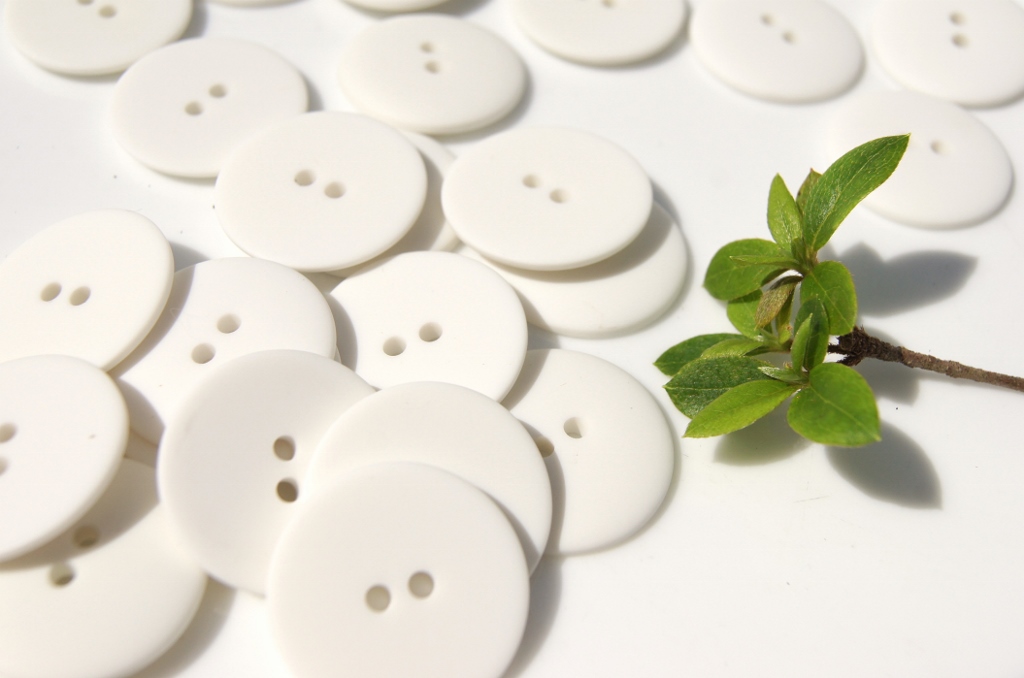 2 Hole White Buttons 