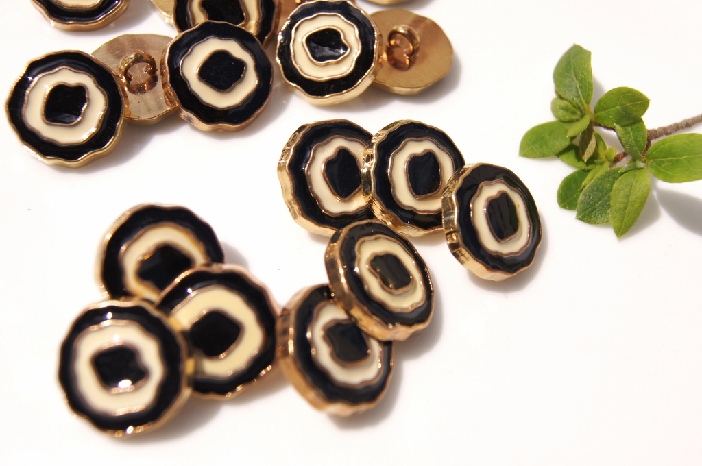 Black Ivory Gold Vintage Shank Fashion Buttons