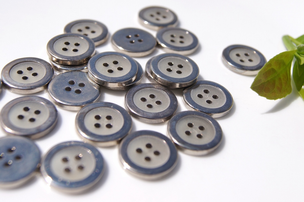 4 Hole Metallic Silver Rim Vintage Buttons