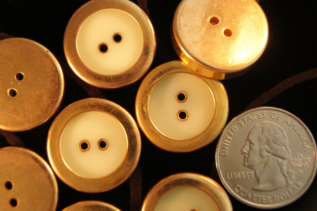 Gold Rim 2 Hole Buttons