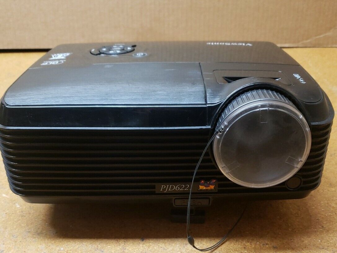 ViewSonic PJD6221 DLP Projector Digital 2700 ANSI HD 1080p No remote included 1094 Hours